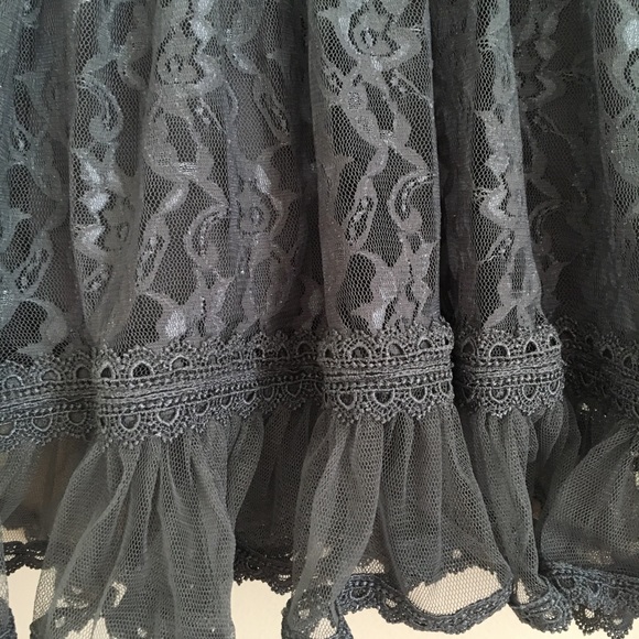 Handmade net lace top - Picture 4 of 5